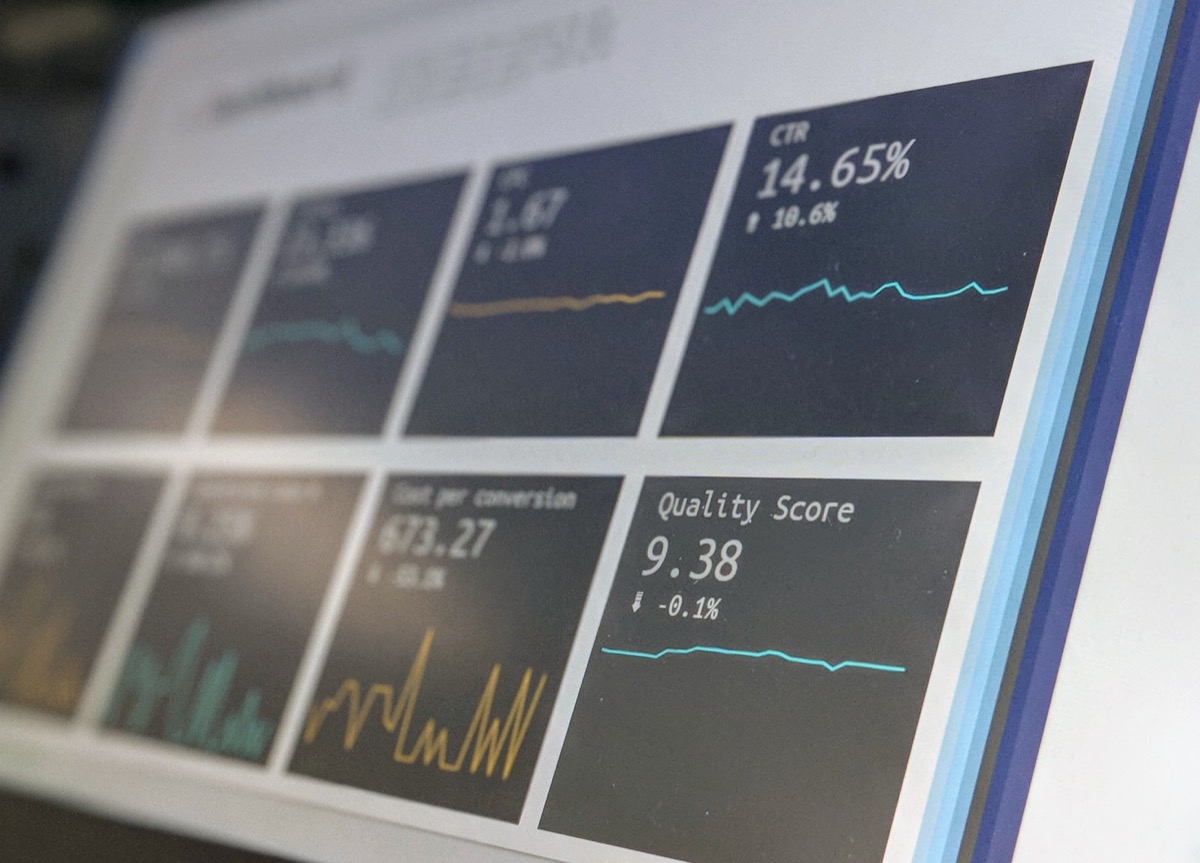 monitor displaying website analytics, representing social media ads kpis